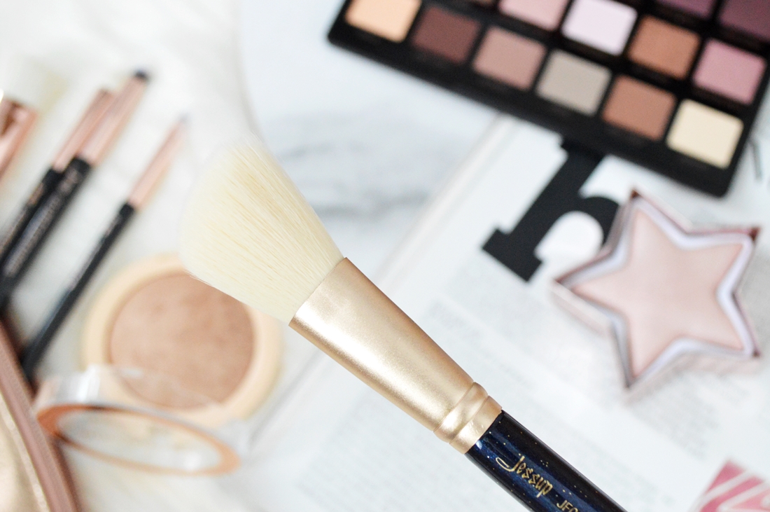 pędzel do różu i bronzera jessup